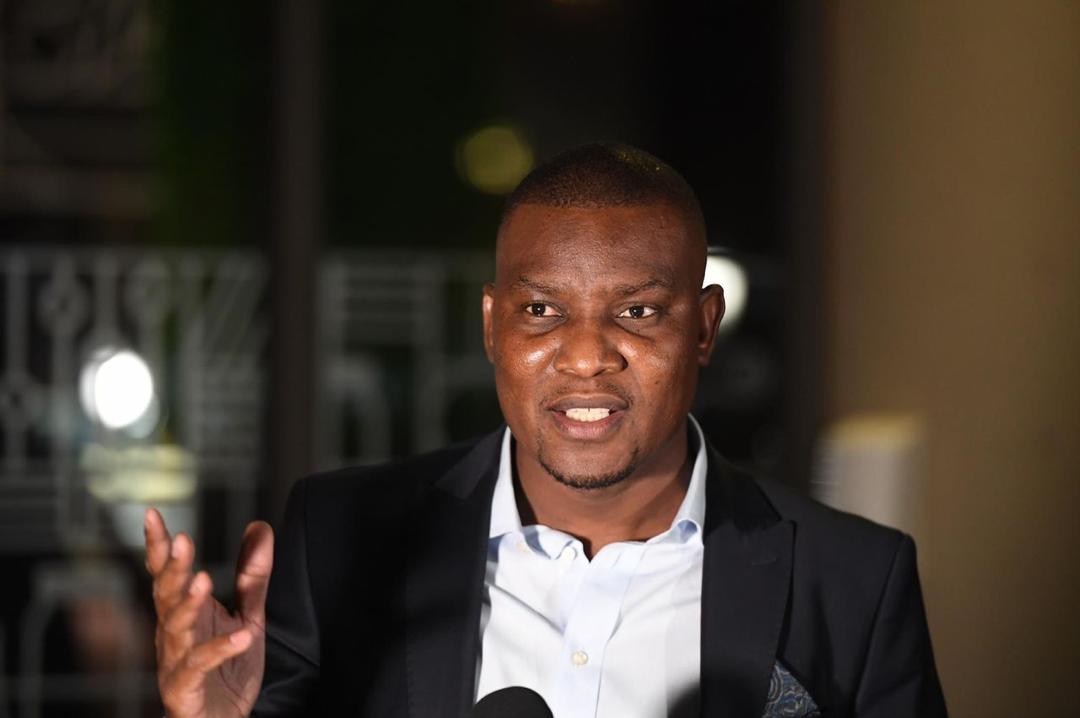 Elliot Moshoke speaking at Botswana Stock Exchange dinner